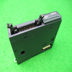 10234/PLC/I/O모듈/TM3DQ16UK/슈나이더